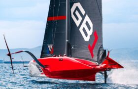 Zespół GB1 Bena Ainsliego zaprzecza roszczeniom Ratcliffe’a na łodzi o Puchar Ameryki