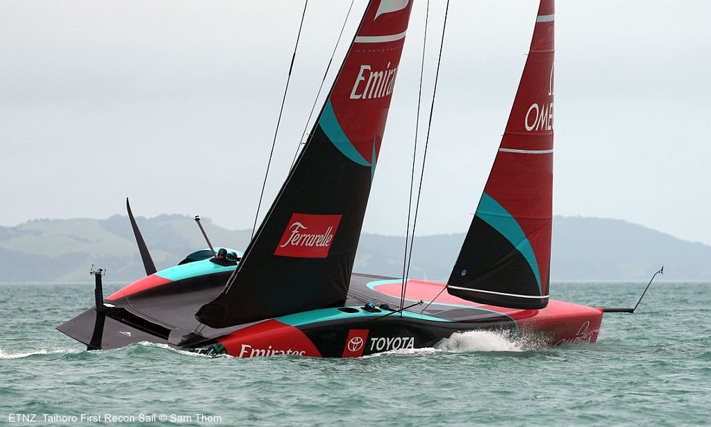 Emirates Team New Zealand po raz pierwszy pływa AC38 pod nadzorem RECON