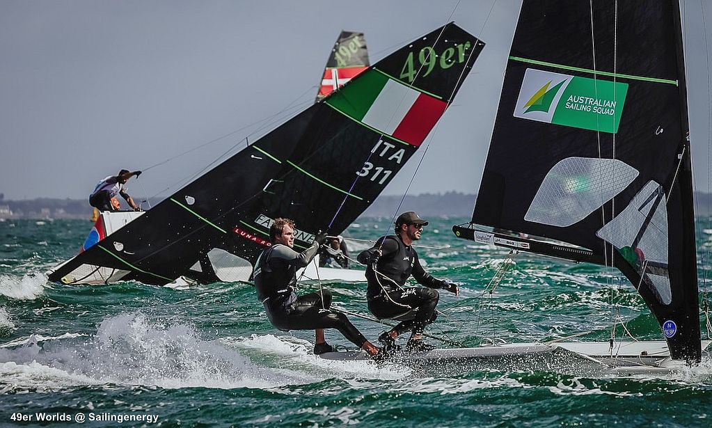 Mistrzostwa Świata Nacra 17, 49er i 49erFX – podwójne zwycięstwo brytyjskiej 49er przy silnym wietrze
