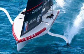 Regaty wstępne AC38 – zespoły Luna Rossa dominują pierwszego dnia w Cagliari