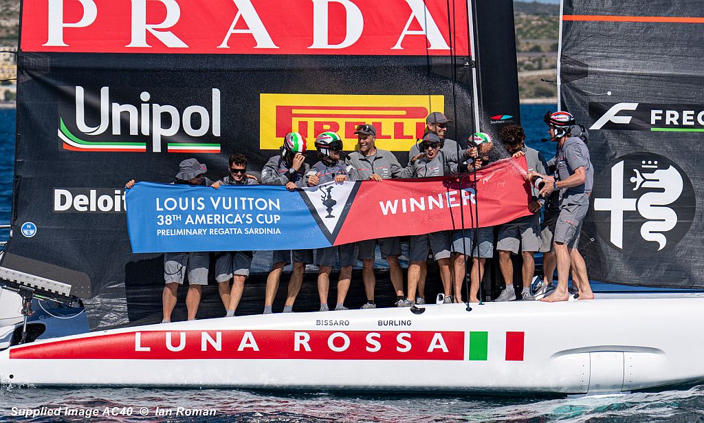 Regaty wstępne do Pucharu Ameryki – Luna Rossa 2 zwycięża w Cagliari
