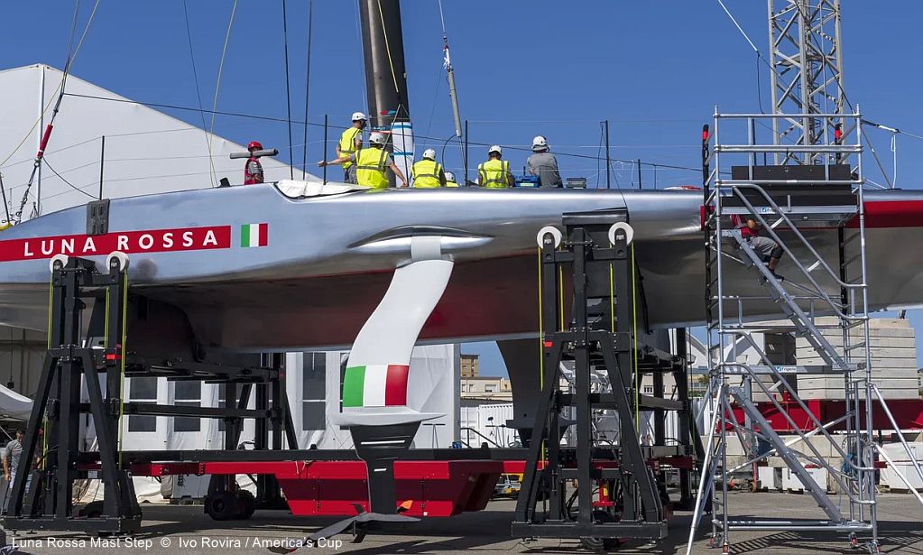 Puchar Ameryki – test masztu Luna Rossa w Cagliari