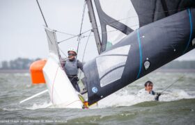 Mistrzostwa Świata Juniorów 49er, 49erFX, FX Open i Nacra 17 – Dzień 1