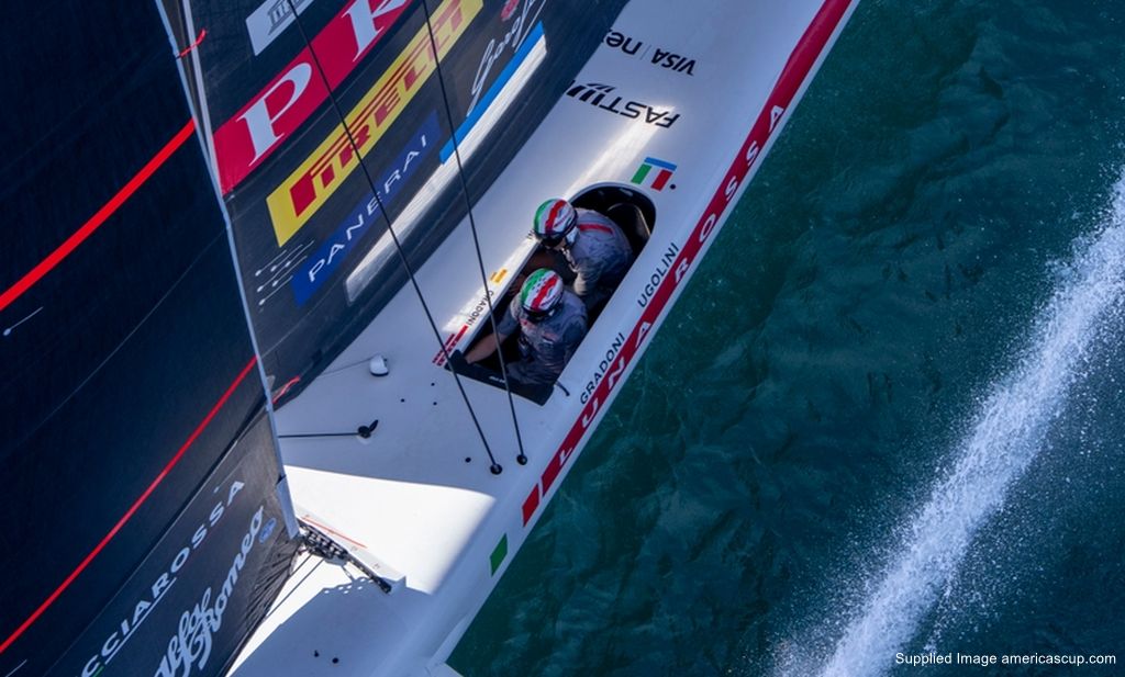 AC38 – Luna Rossa nabrała tempa na Zatoce Neapolitańskiej